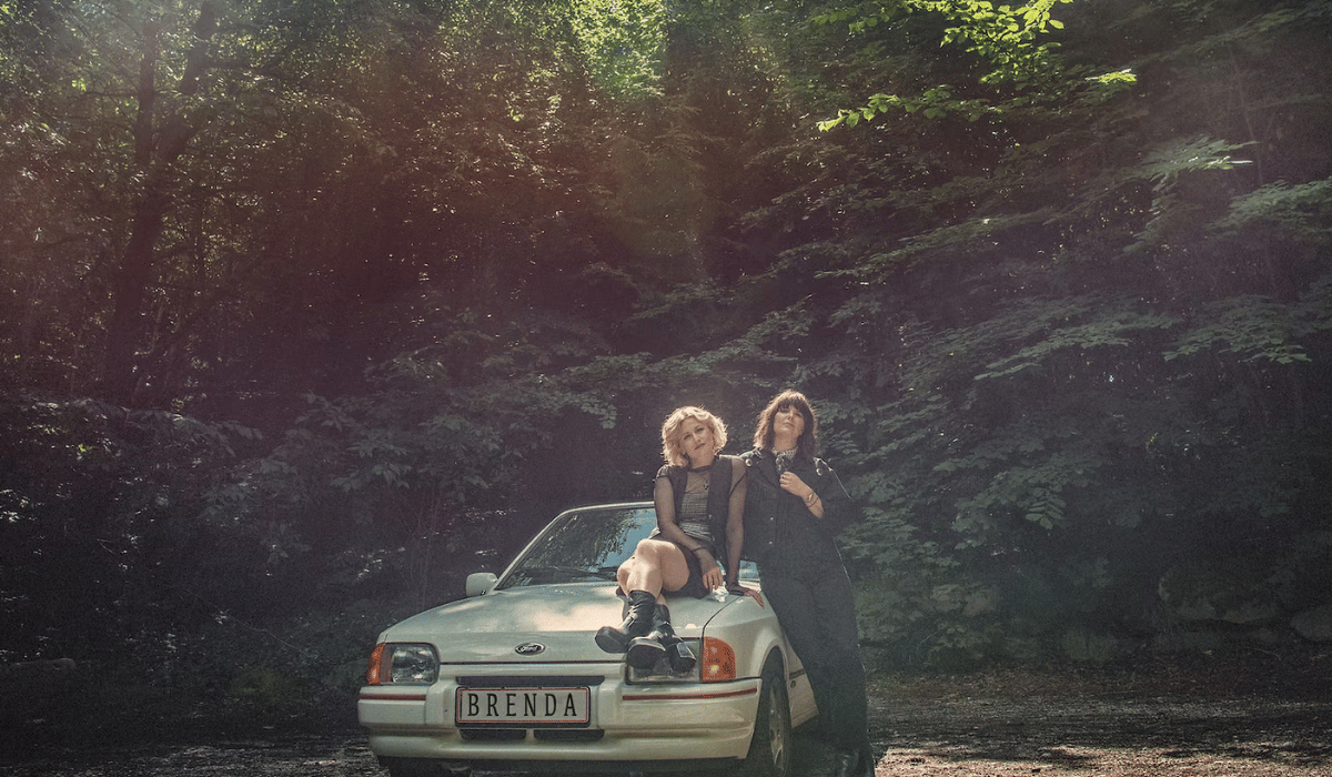 BYE BYE BRENDA MED STINE BRAMSEN & KAJSA VALA