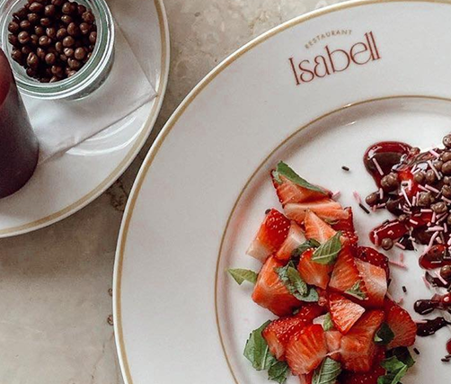 Servering på restaurant Isabell på Marienlyst Badehotel